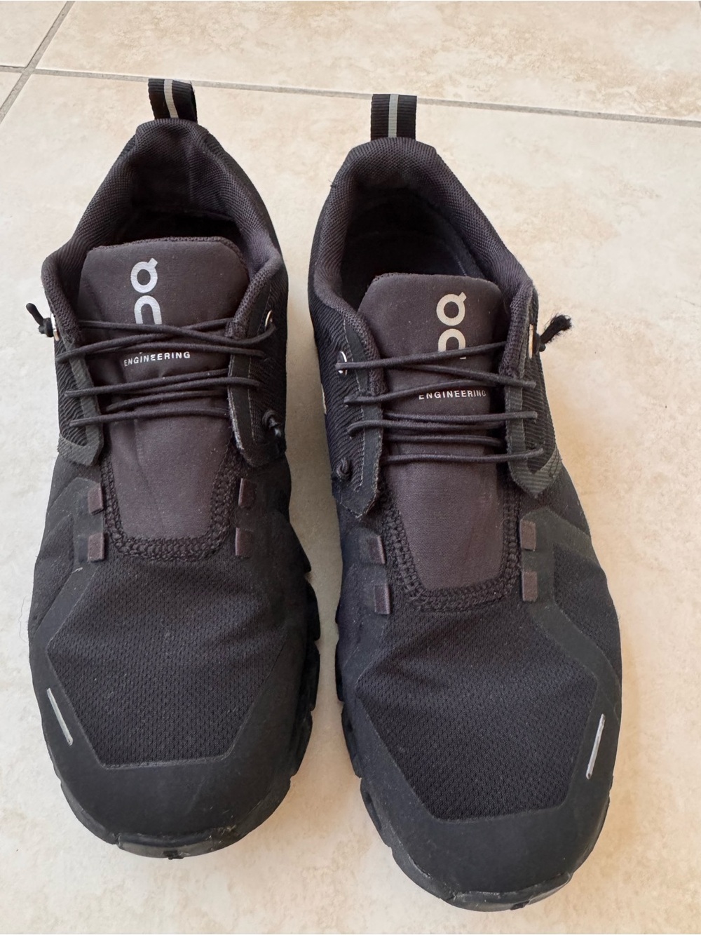 On Running Women’s Black Sneakers